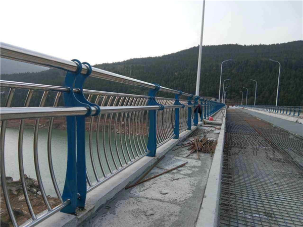 黔南不锈钢桥梁护栏防腐措施的重要性及实施策略